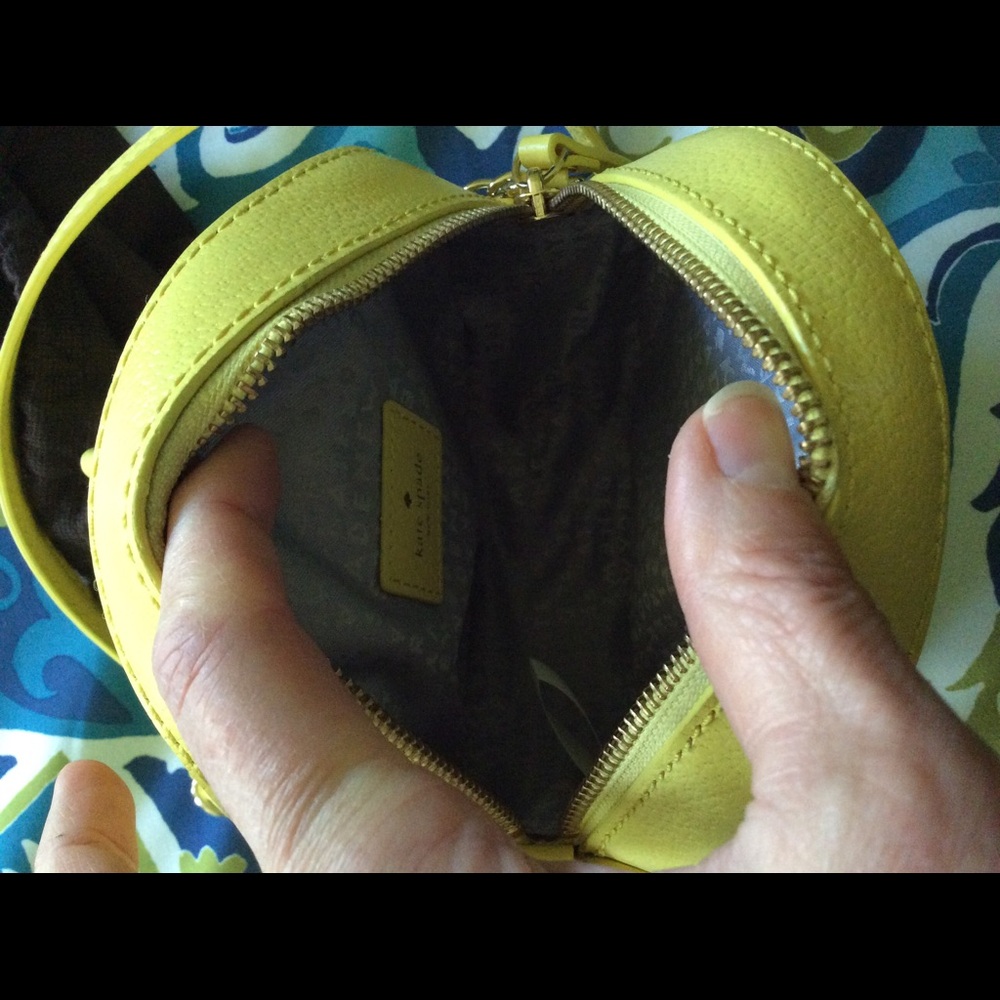 Yellow Lemon Slice Crossbody Bag - Picture 5 of 5